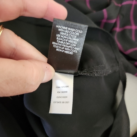 Torrid Blouse sz 1 Crinkle Chiffon Smocked Neck Blouse plus size - Picture 7 of 10